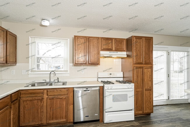 Building Photo - 4097 Fox Island Dr