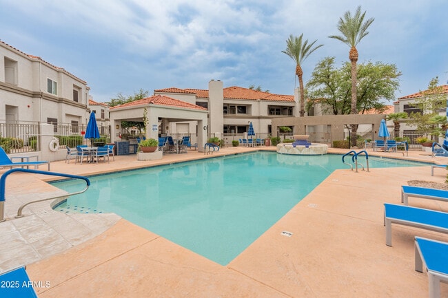 Building Photo - 11375 E Sahuaro Dr