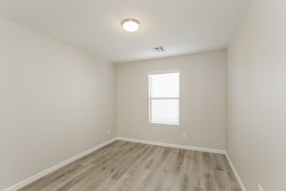 Building Photo - 706 N 112th Dr