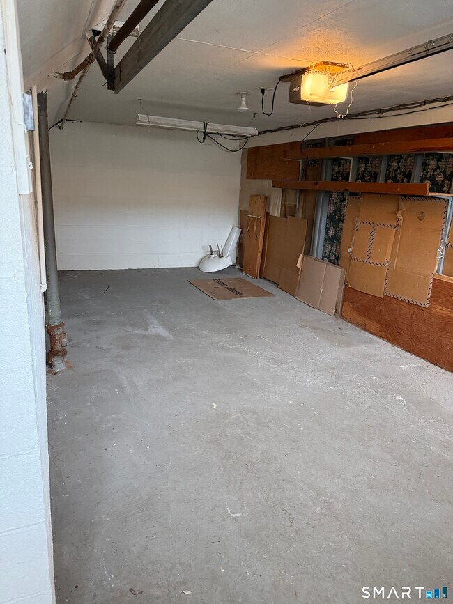 Building Photo - 4 Elmwood St