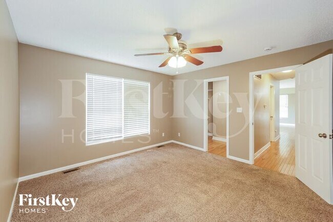 Building Photo - 613 Valley View