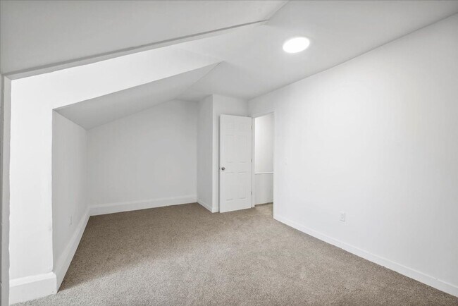 Building Photo - 93 43rd St