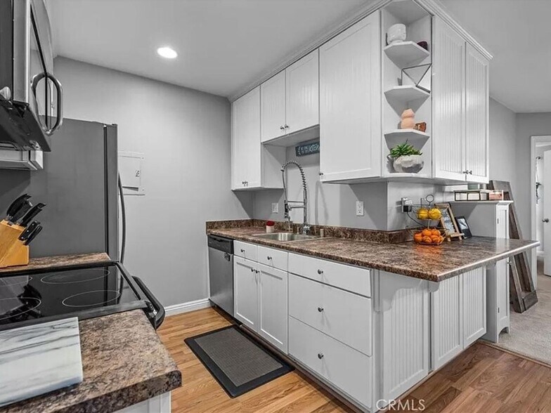 Building Photo - 7765 W 91st St