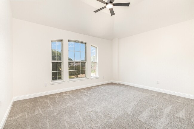 Building Photo - 4610 Clay Dr