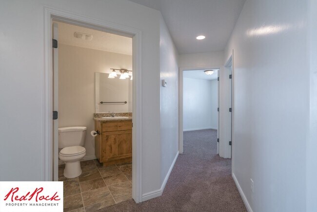 Building Photo - 2801 E 450 N