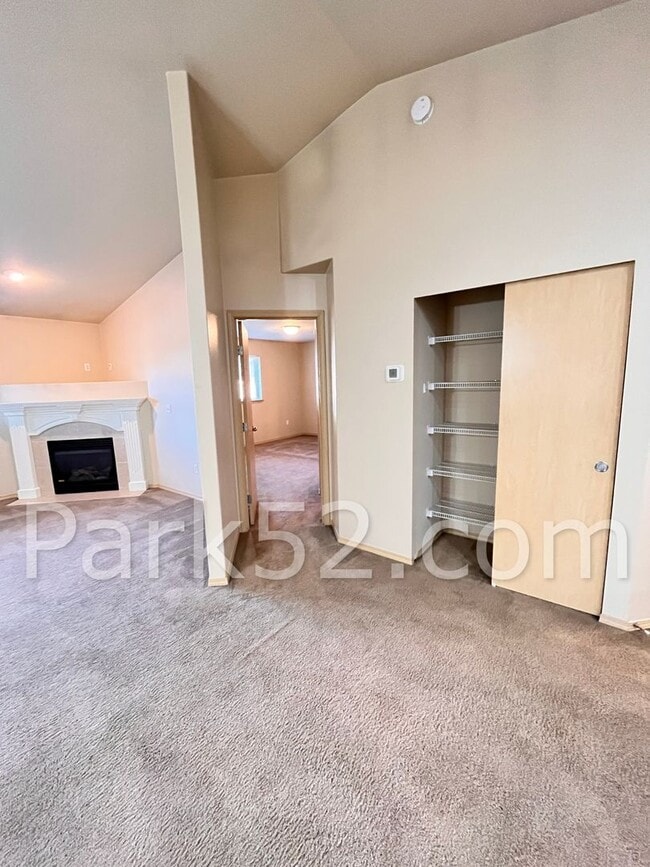 Building Photo - 3-Bedroom Duplex Home - Gated Community - South Hill