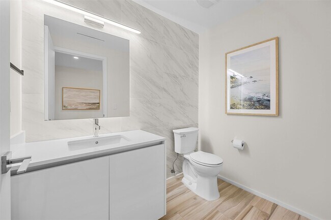 Building Photo - 2200 N Ocean Blvd