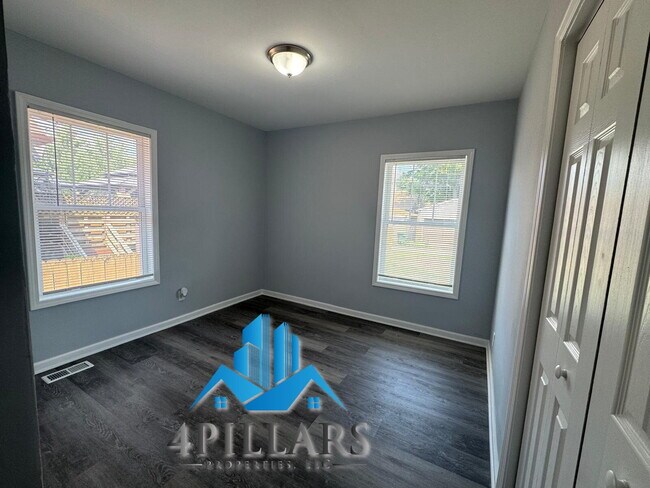 Building Photo - "Beautiful 3-Bedroom Retreat with 2 Baths ...