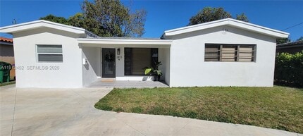 Building Photo - 2818 Bahama Dr