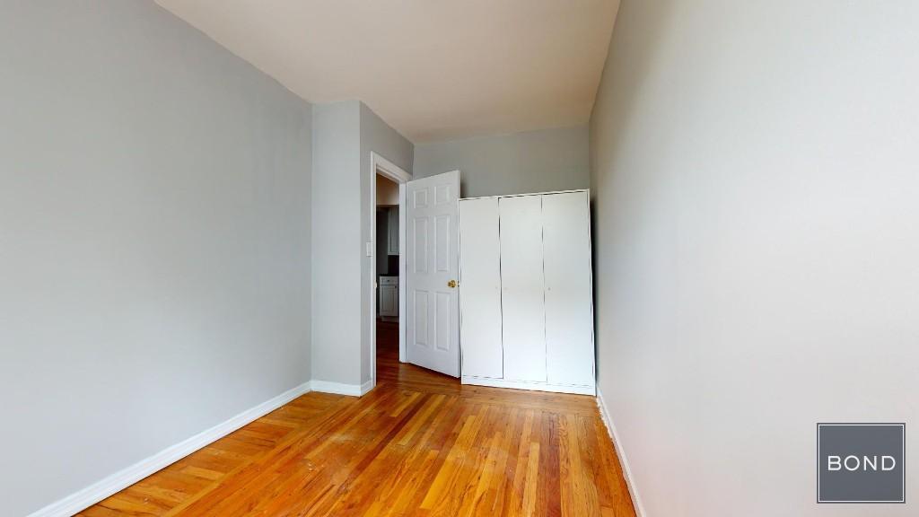 Building Photo - 354 E 19th St