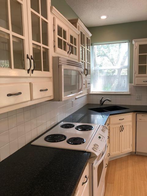 Building Photo - 1710 Ashview Cove