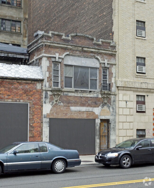 Primary Photo - 54-62 W Elizabeth St
