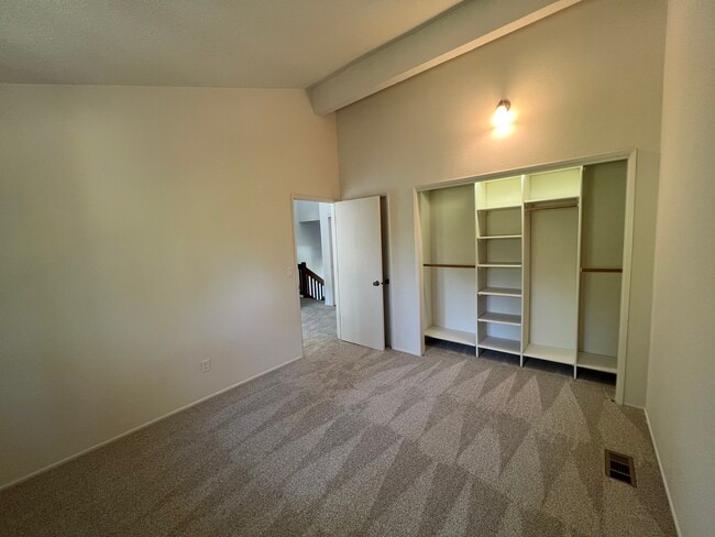 Building Photo - 2778 Robinwood Way