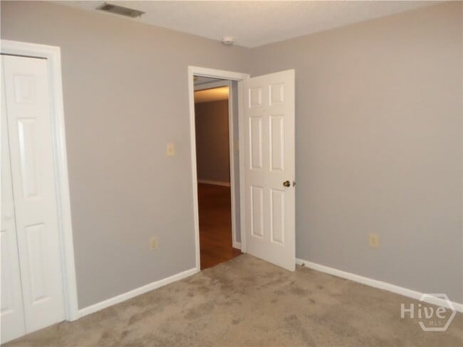 Building Photo - 29 Colony Park Dr