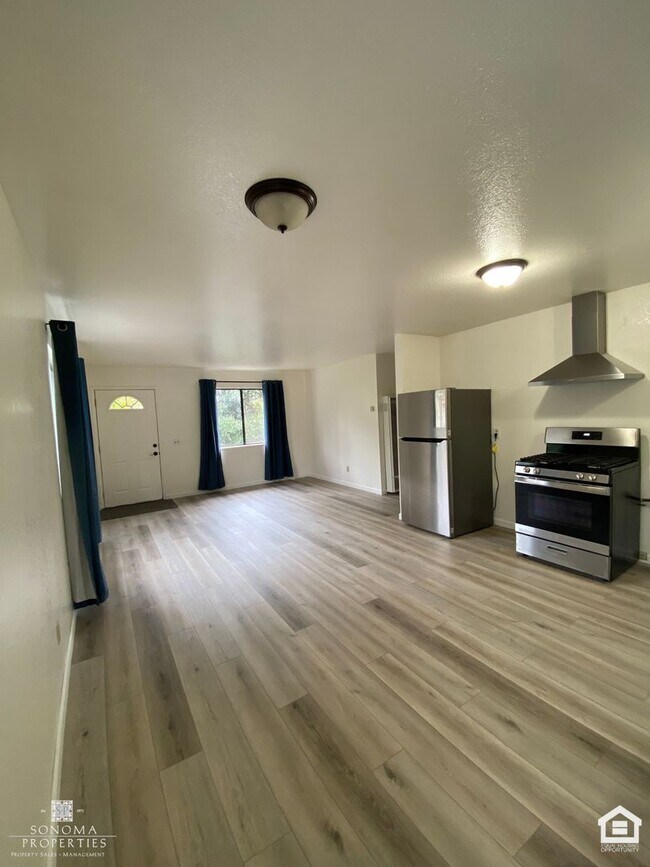 Building Photo - Charming  2BD/2BA Home in Sonoma