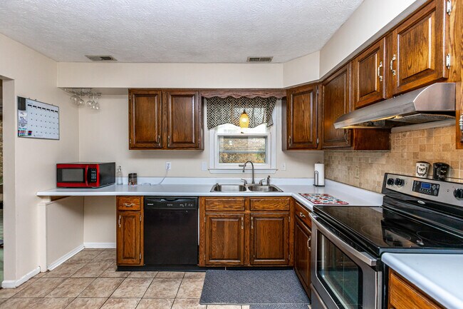 Building Photo - 3008 Tuscaloosa Ln
