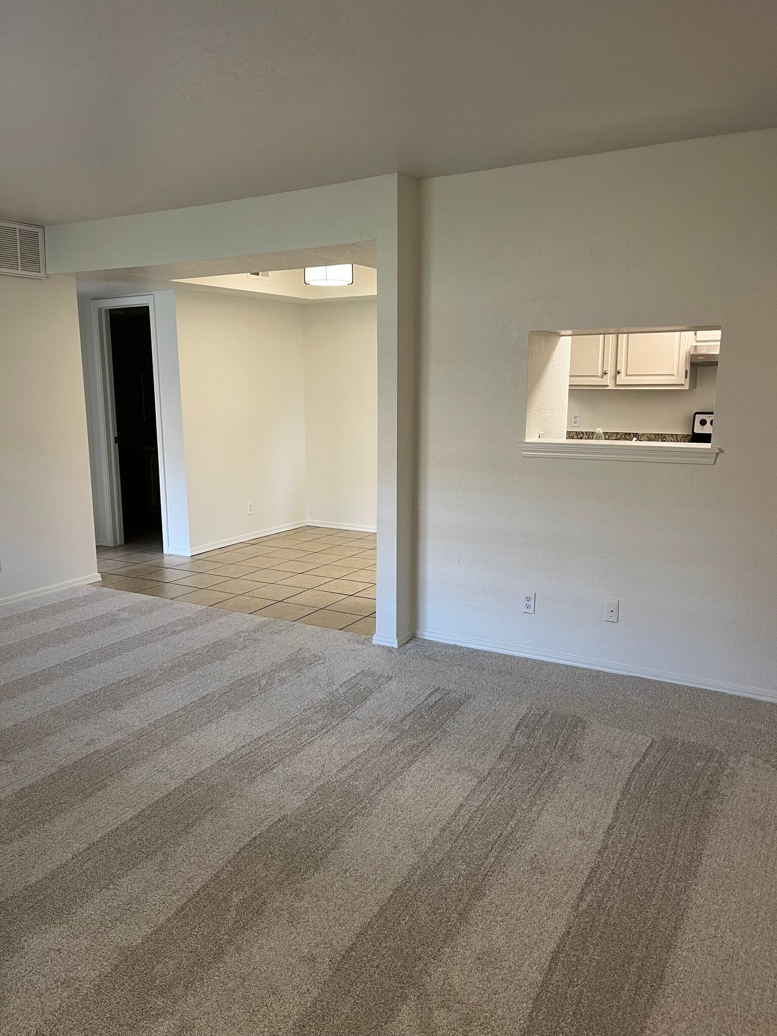 Building Photo - 9107 S Urbana Ave