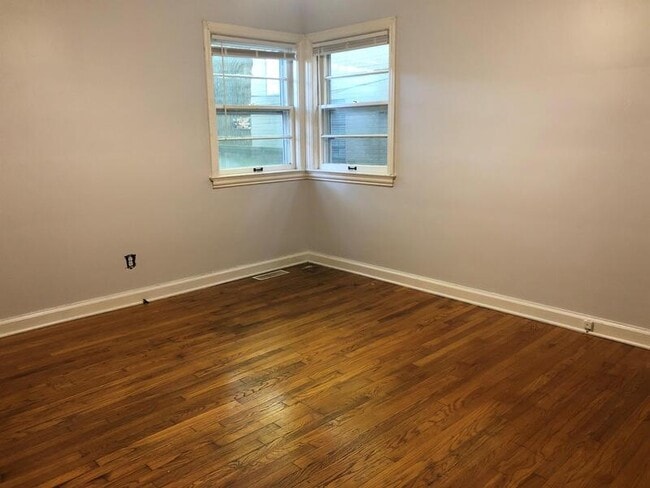 Building Photo - 209 Carlton Terrace