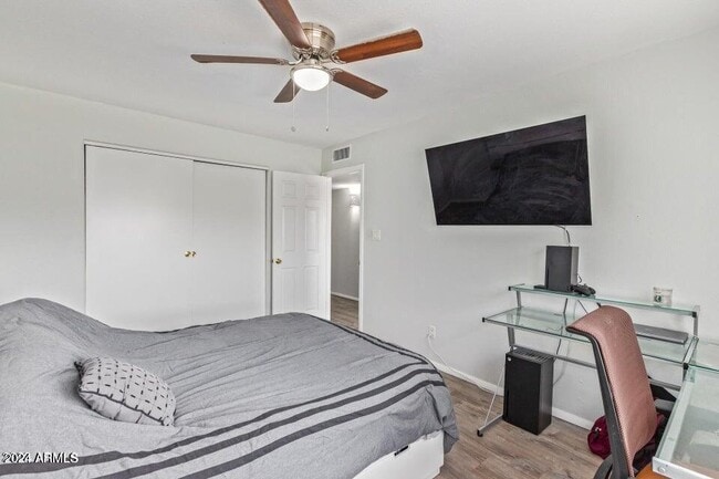 Building Photo - 948 S Alma School Rd