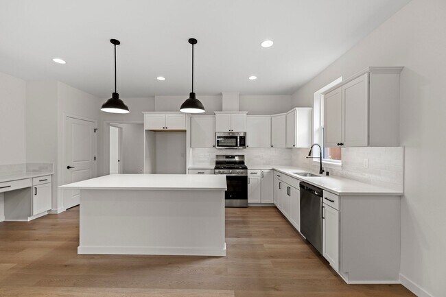 Building Photo - 854 Prospector Pl