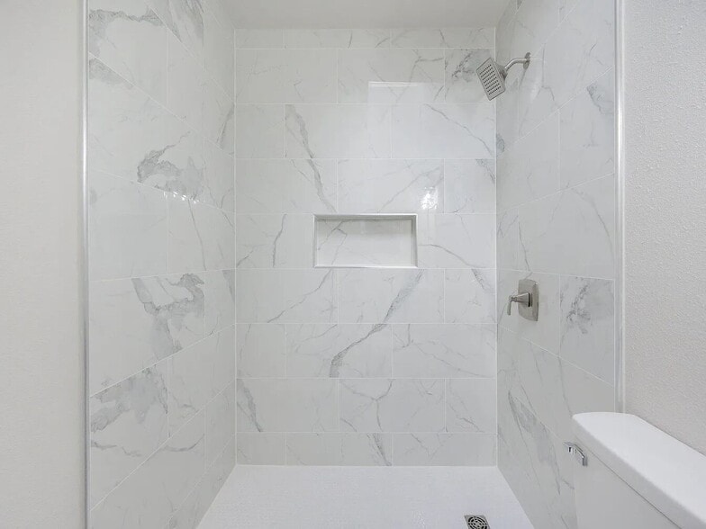 Building Photo - 1053 Emerald Ln