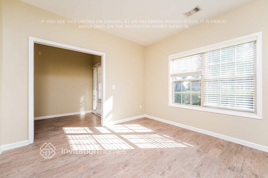 Building Photo - 4377 Gateview Dr SW