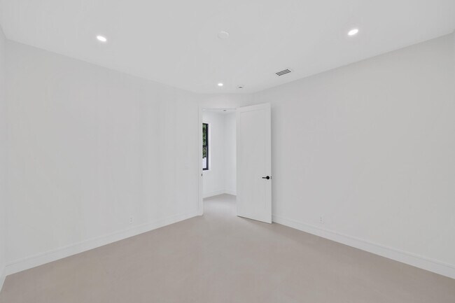 Building Photo - 1107 Periwinkle Ln