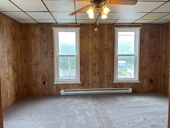 Building Photo - Williams Valley School District 2 Bedroom ...