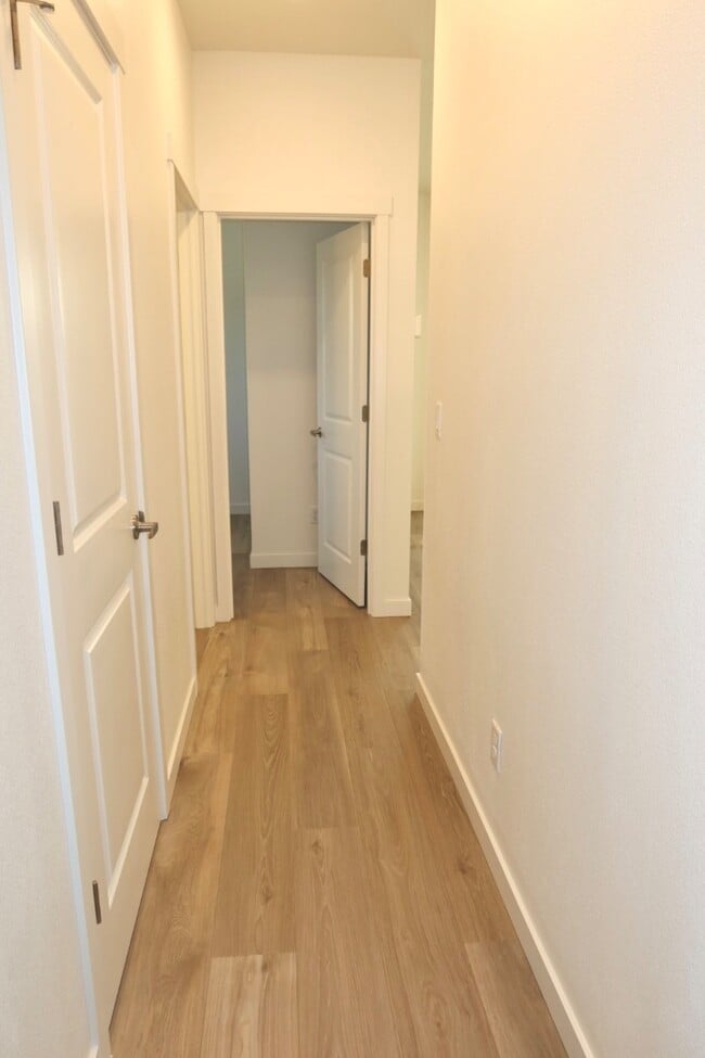 Building Photo - 6615 Devon Ave SE