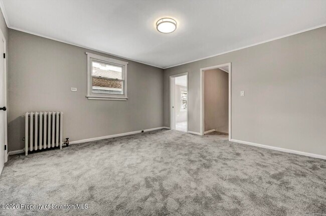 Building Photo - 814 S Webster Ave