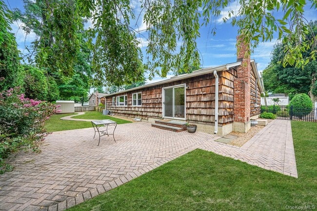 Building Photo - 386A Glen Cove Ave