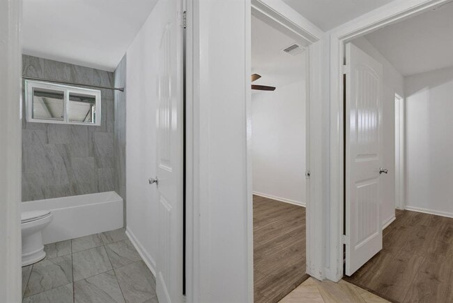 Building Photo - 8638 Cottage Gate Ln