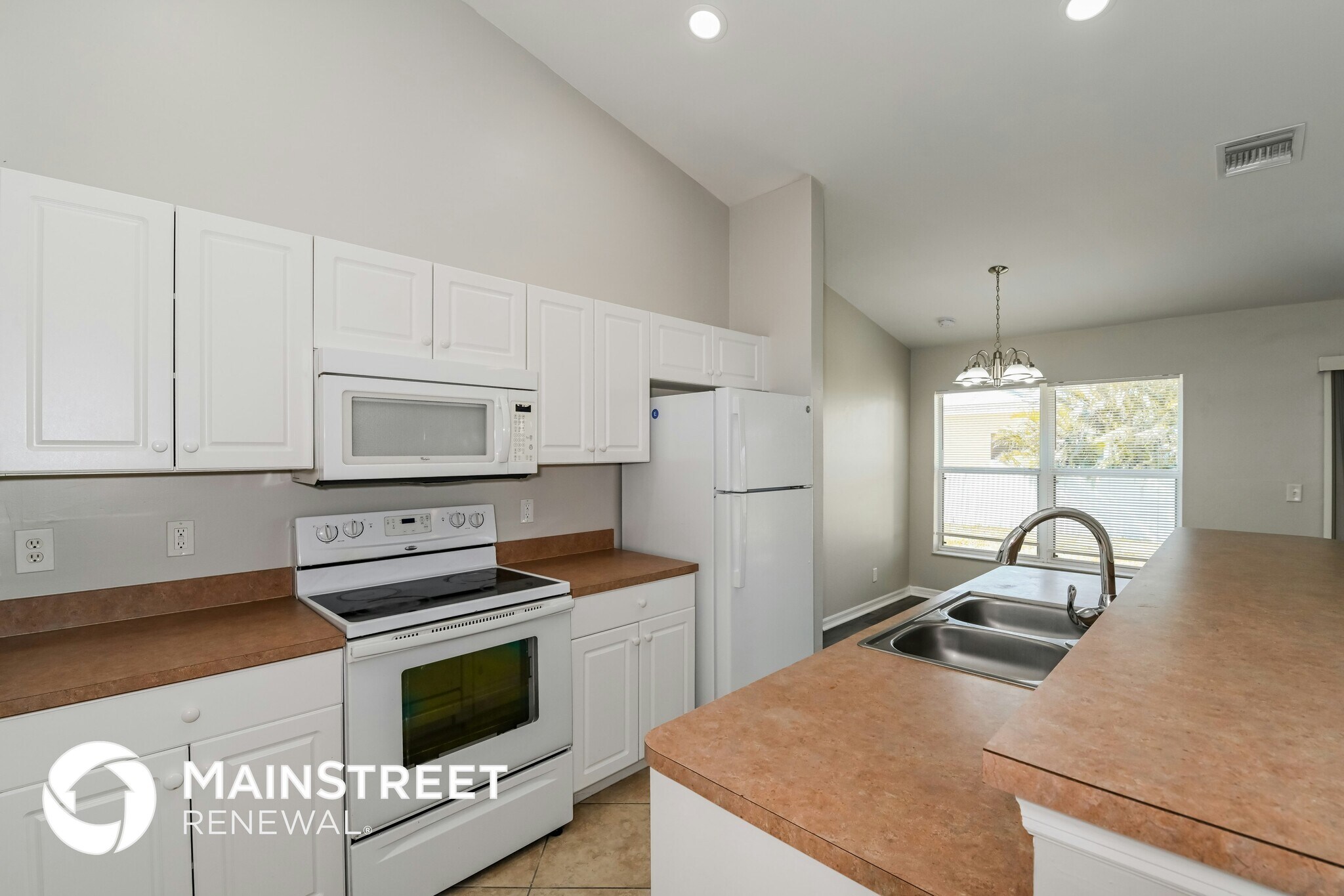 Building Photo - 2428 NE 1st Ave