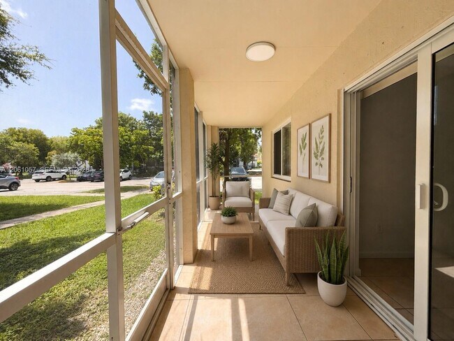 Building Photo - 440 S Park Rd