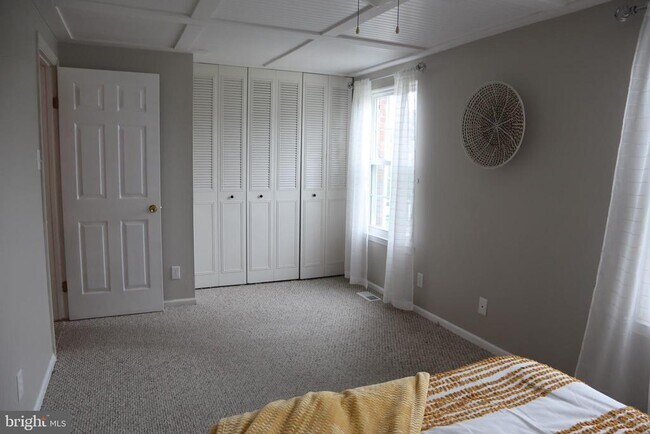 Building Photo - 39 Victoria Manor Ct