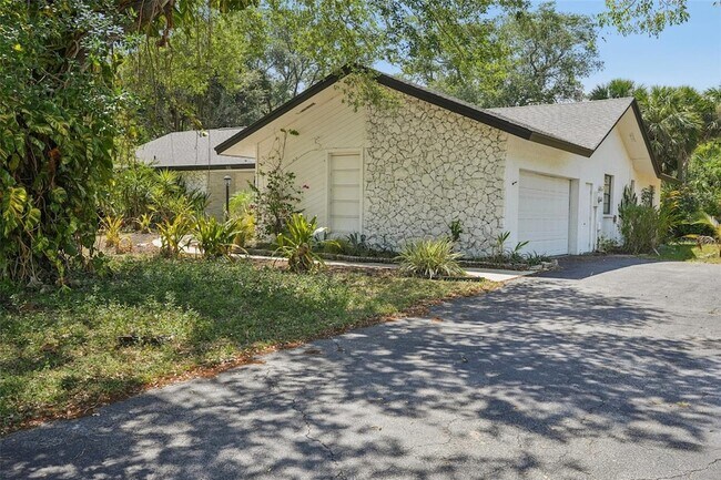 Building Photo - 155 Old Tamiami Trail