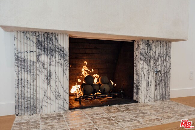 Building Photo - 1560 S Calle Palo Fierro