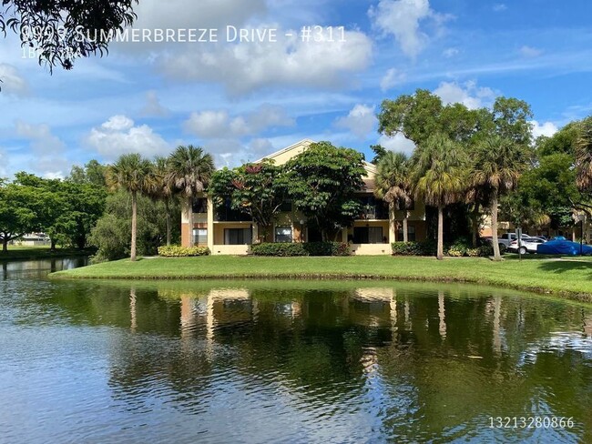 Building Photo - Beautiful 1/1 in Summerbreeze Condominums