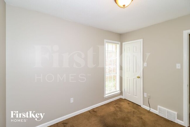 Building Photo - 6783 Seven Valley Dr