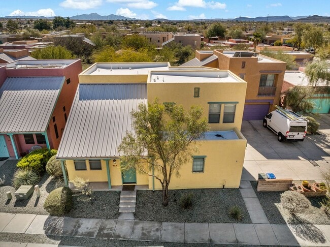 Building Photo - Paseo Estrella Gem at the base of Tucson icon A mountain! Minutes away from DownTown Tucson!