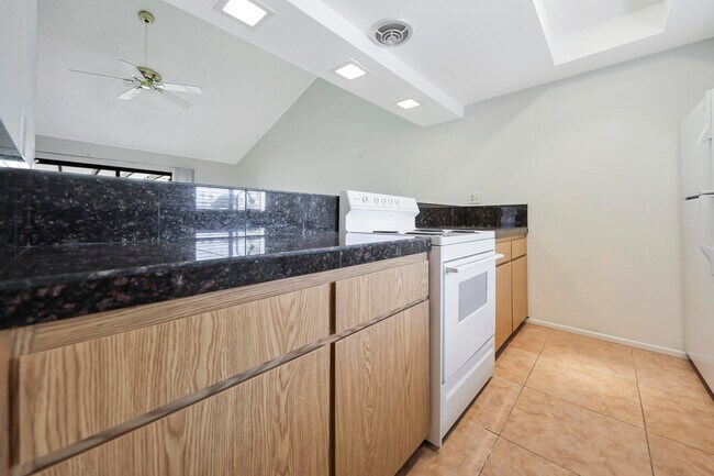 Building Photo - 40953 Inverness Way