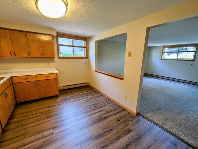 Building Photo - 807 W 3rd St