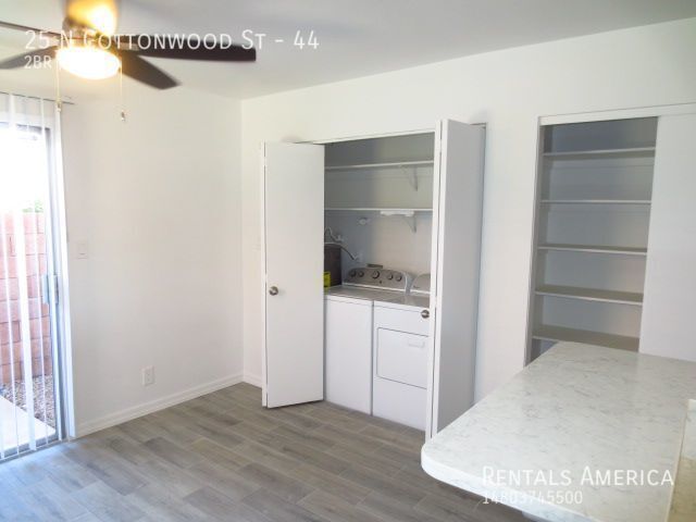Building Photo - 2 Master Bedrooms in Fully Remodeled, Sing...
