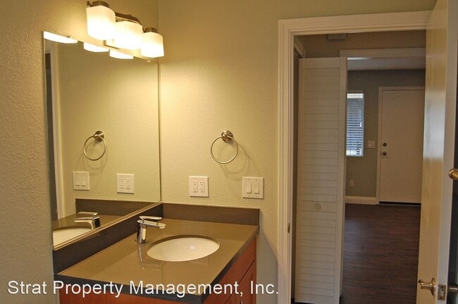 Building Photo - 3670-3680 Park Blvd