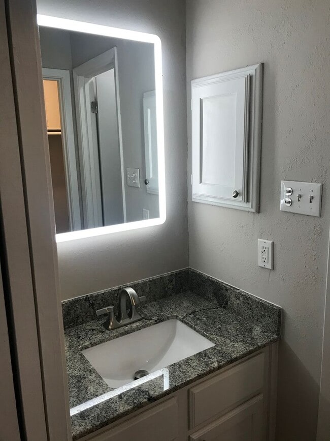 Building Photo - 2BD/2.5BA Condo | TAMU Bus Route | Private Yard | Pet Friendly