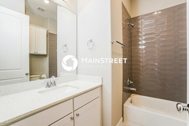 Building Photo - 3 Bedroom Pet-Friendly Home in Houston, TX with Main Street Renewal