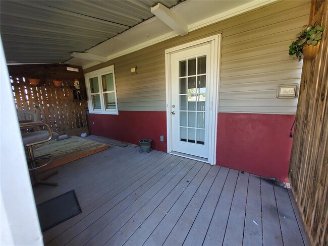 Building Photo - 1605 SE 60th St
