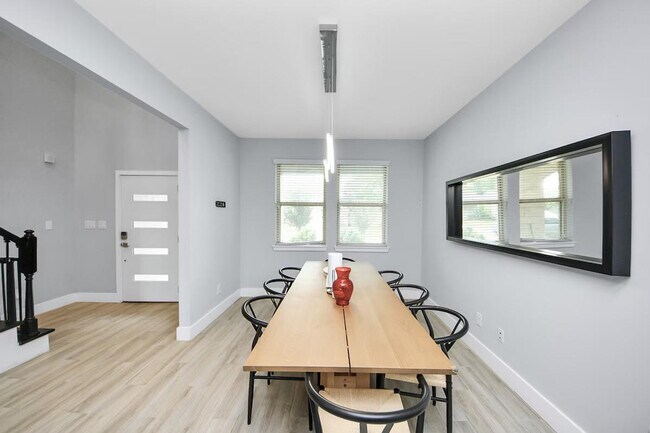 Building Photo - 7542 Lemma Dr