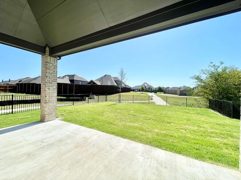 Building Photo - 13733 Riola Dr