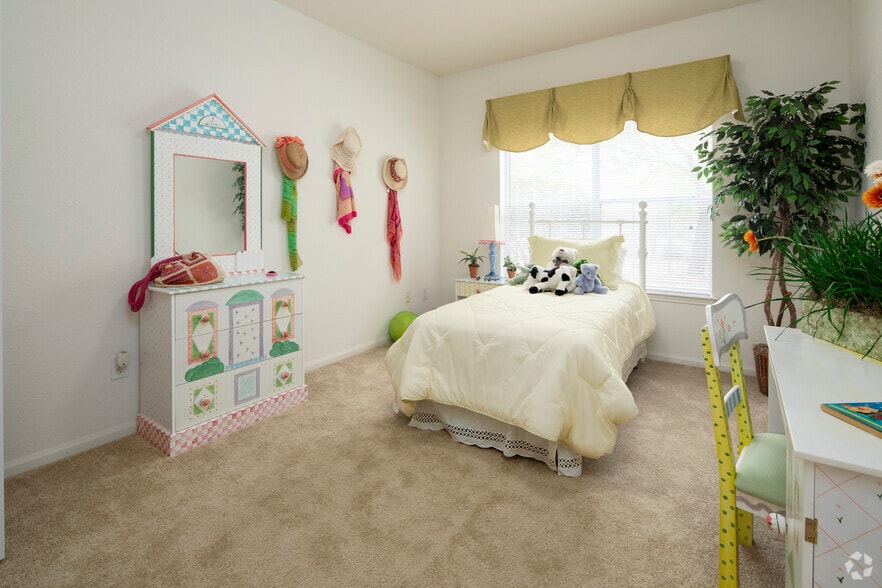 Primary Photo - Sweetwater Apartments
